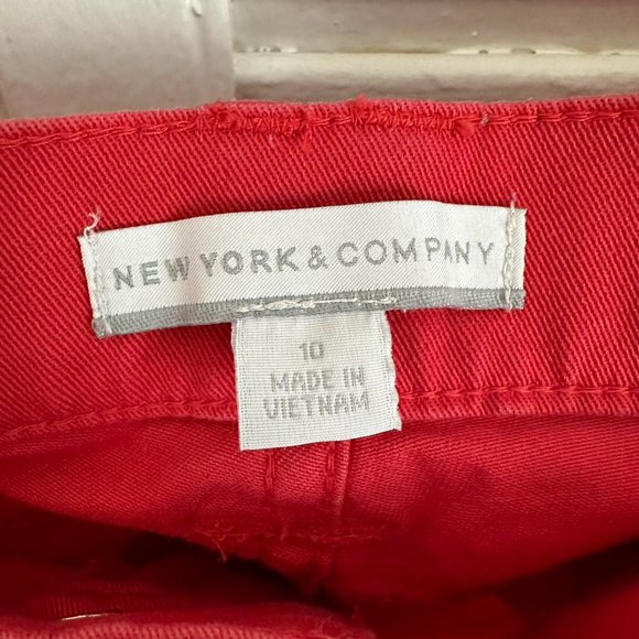 NEW YORK & CO Salmon Colored Jeans, Size 10 - Picture 3 of 4